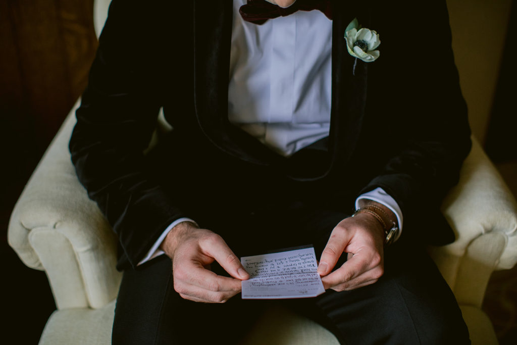 groom-reading