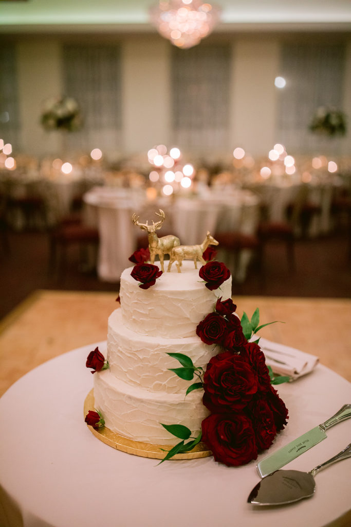 bent-fork-bakery-wedding-cake